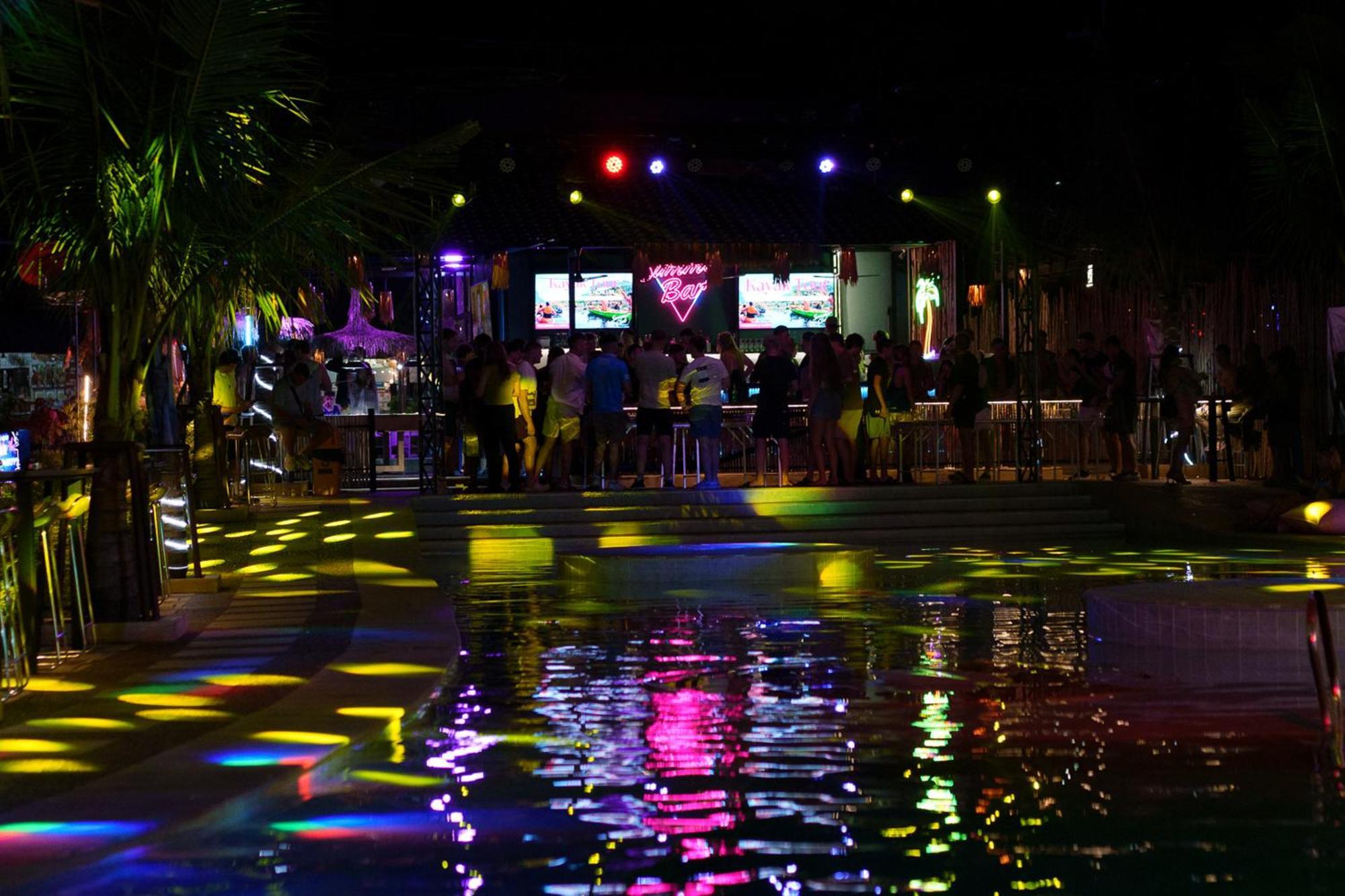 Summer Club And Hostel Ao Nang Esterno foto