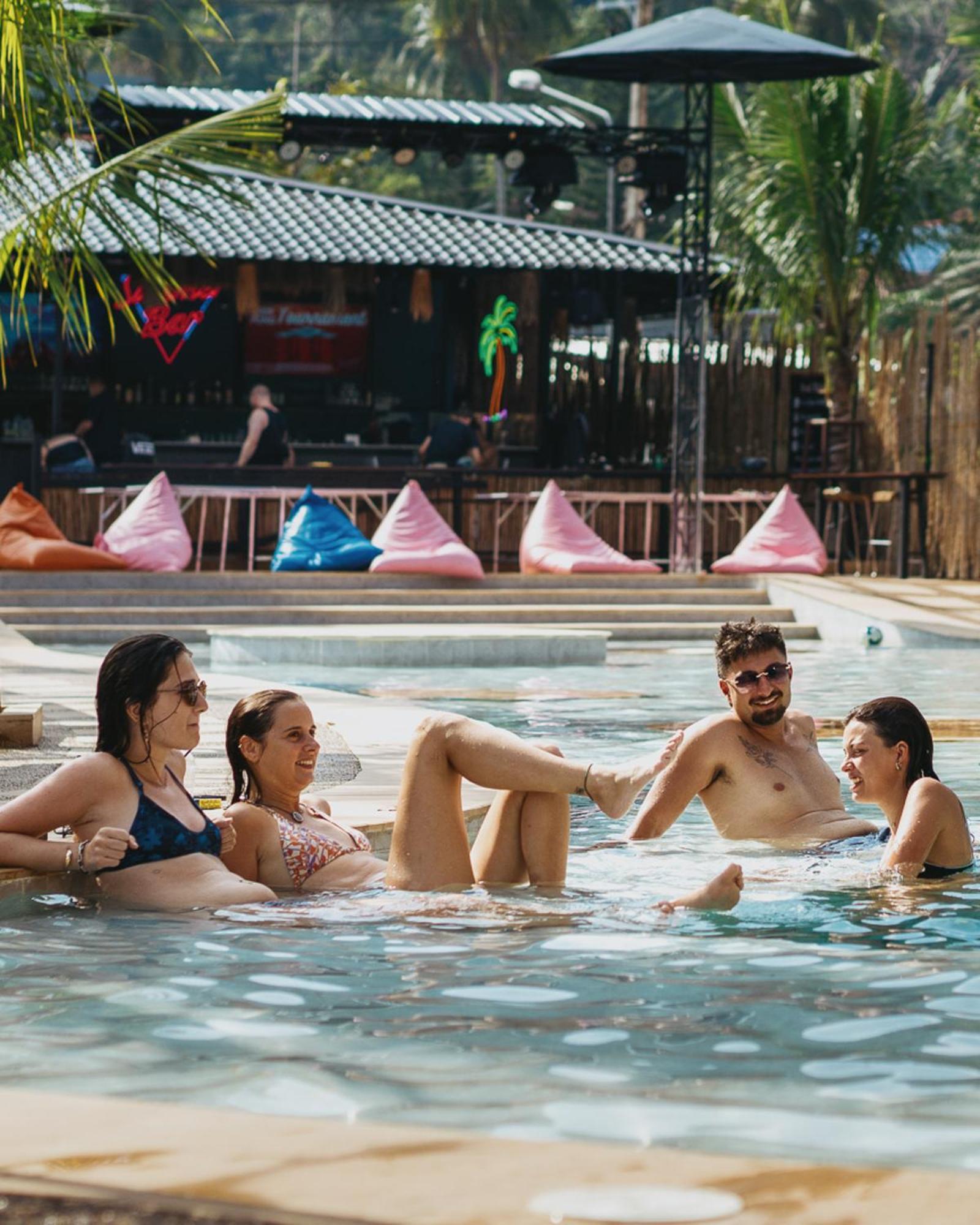 Summer Club And Hostel Ao Nang Esterno foto